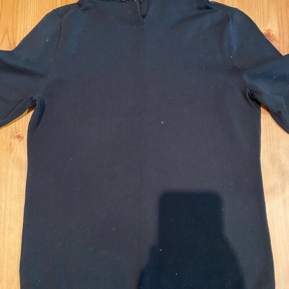 Black blouse, M size. Never wore it, too small. - Picture 3 of 4